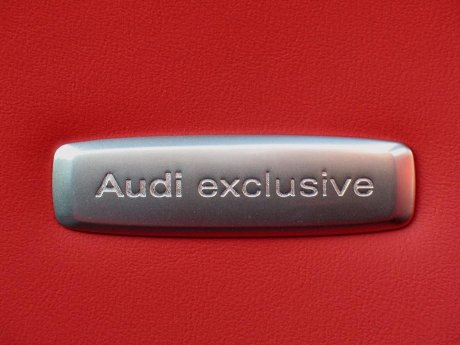 Логотип Audi RS4 Sedan (B7, 8E) 2005 года  (NA) (фото 36 из 45)